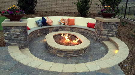 Outdoor Living Areas w Fire Pits